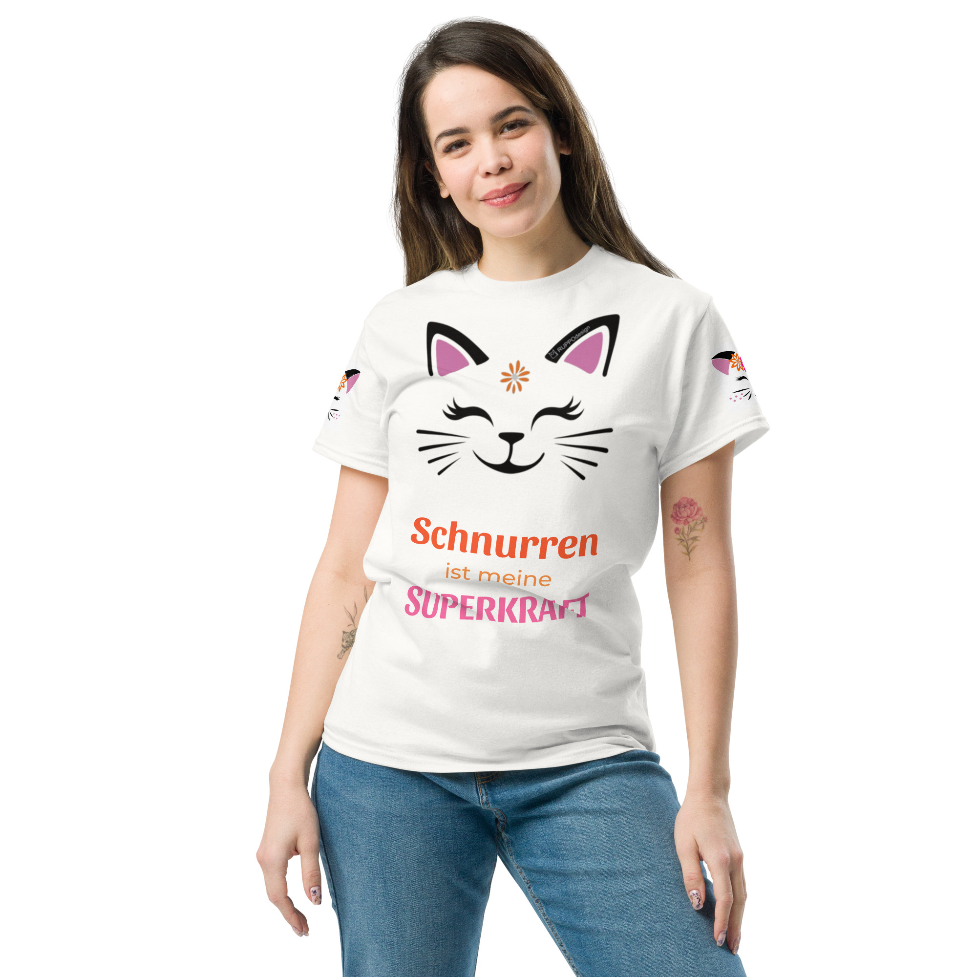 unisex-classic-tee-white-front-693091660ada2.jpg Purrcat T-Shirt mit V-Ausschnitt – „Schnurren ist meine Superkraft“.