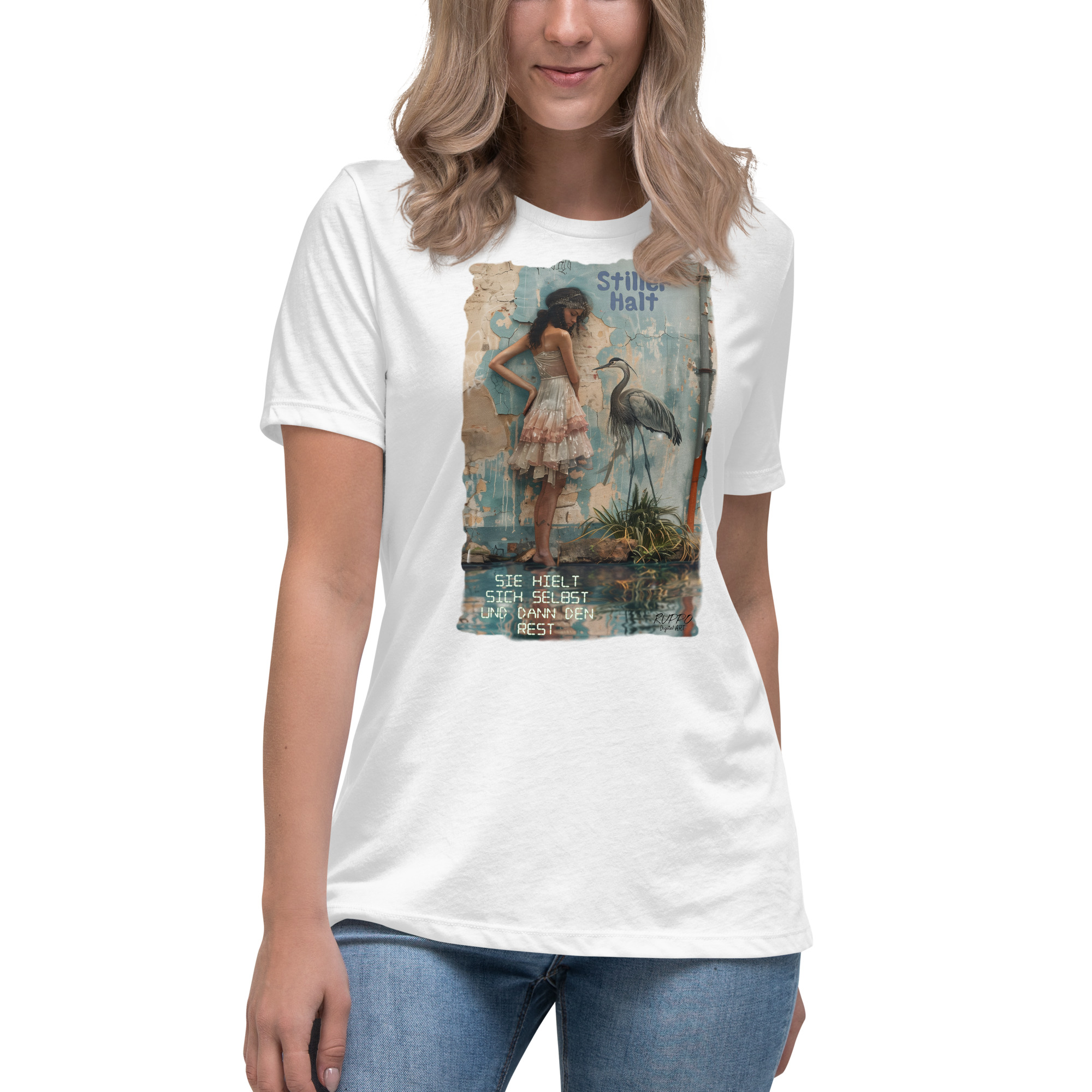 womens-relaxed-t-shirt-white-front-69417bb97f272.jpg Ein leises Statement mit klarer Haltung: LEISE LAUT ist ein ART-Style von RUPPO aus der Kollektion „Tierisch weiblich“ – inspiriert vom Originalgemälde „Taubenfrau“.